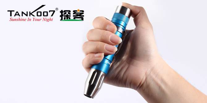 新手收藏家必用珠寶玉石鑒定工具——TANK007照玉手電筒！